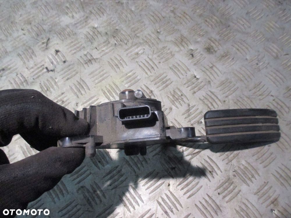 PEDAŁ GAZU RENAULT MODUS 1.2 8200139319 - 2