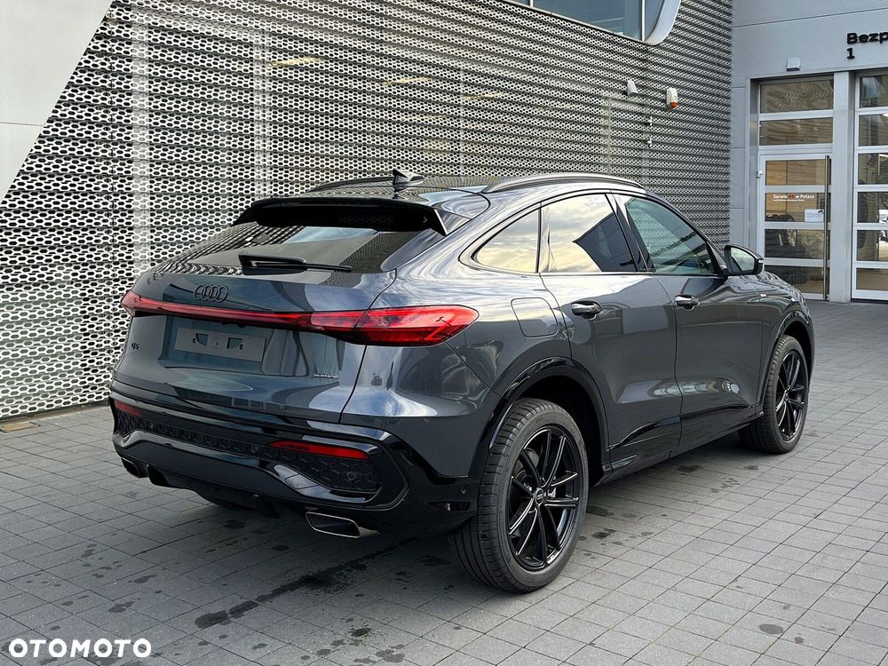 Audi Q5 Sportback - 11