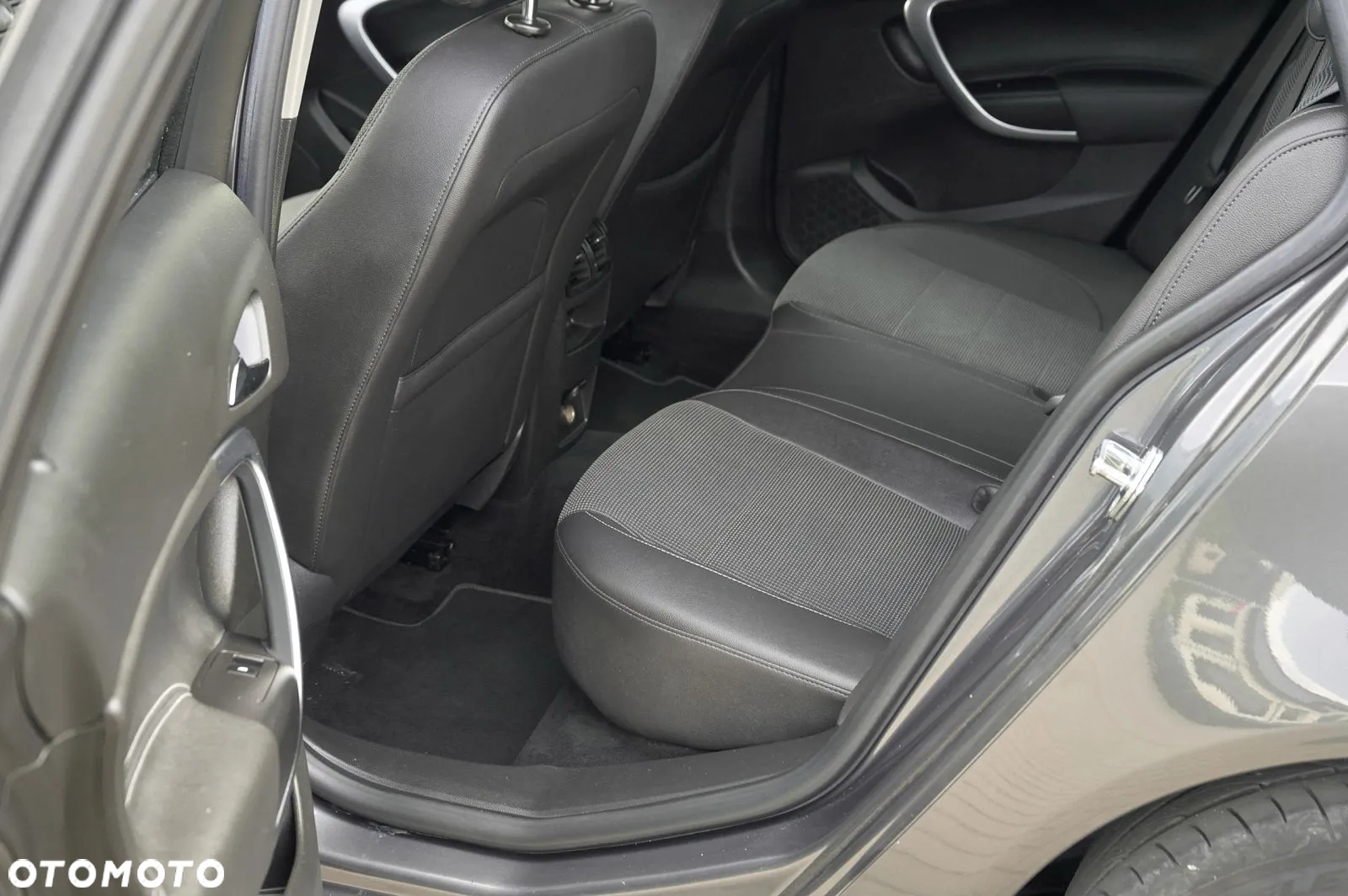 Opel Insignia 2.0 CDTI Cosmo - 18