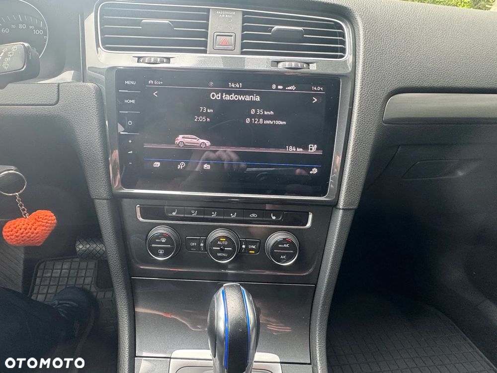 Volkswagen Golf - 27