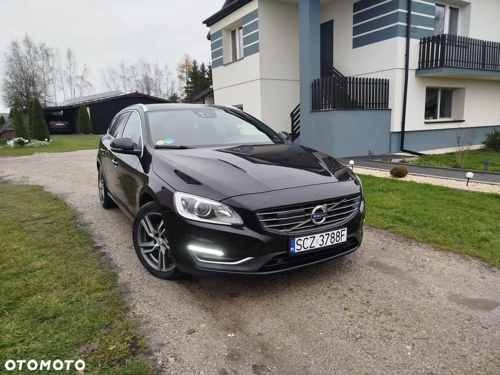 Volvo V60 D4 Geartronic Summum - 1