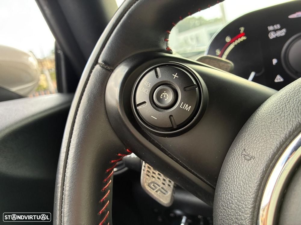 MINI 3 Portas John Cooper Works Auto Desportiva - 24