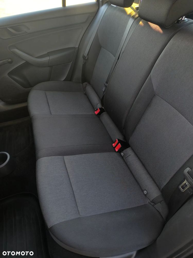 Skoda RAPID 1.6 TDI DPF Edition - 17