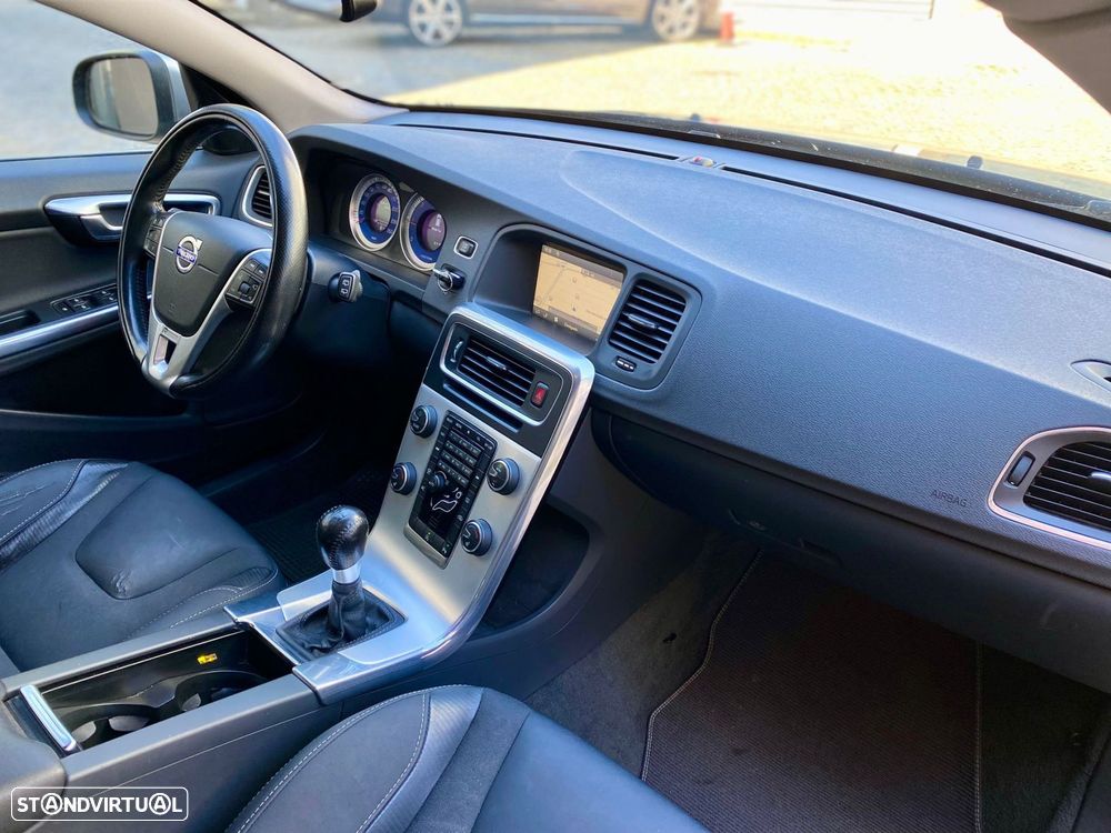 Volvo V60 1.6 D2 R-Design - 18