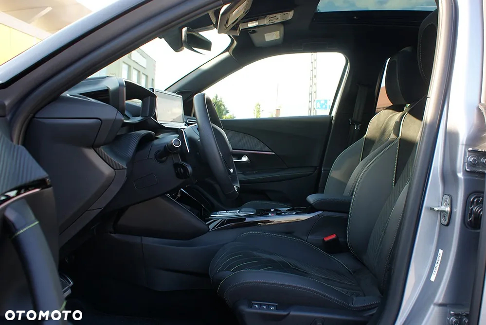 Peugeot 2008 1.2 PureTech GT S&S EAT8 - 11
