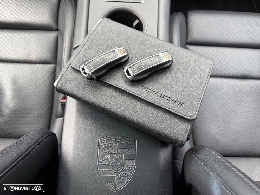 Porsche Taycan Turbo S - 20