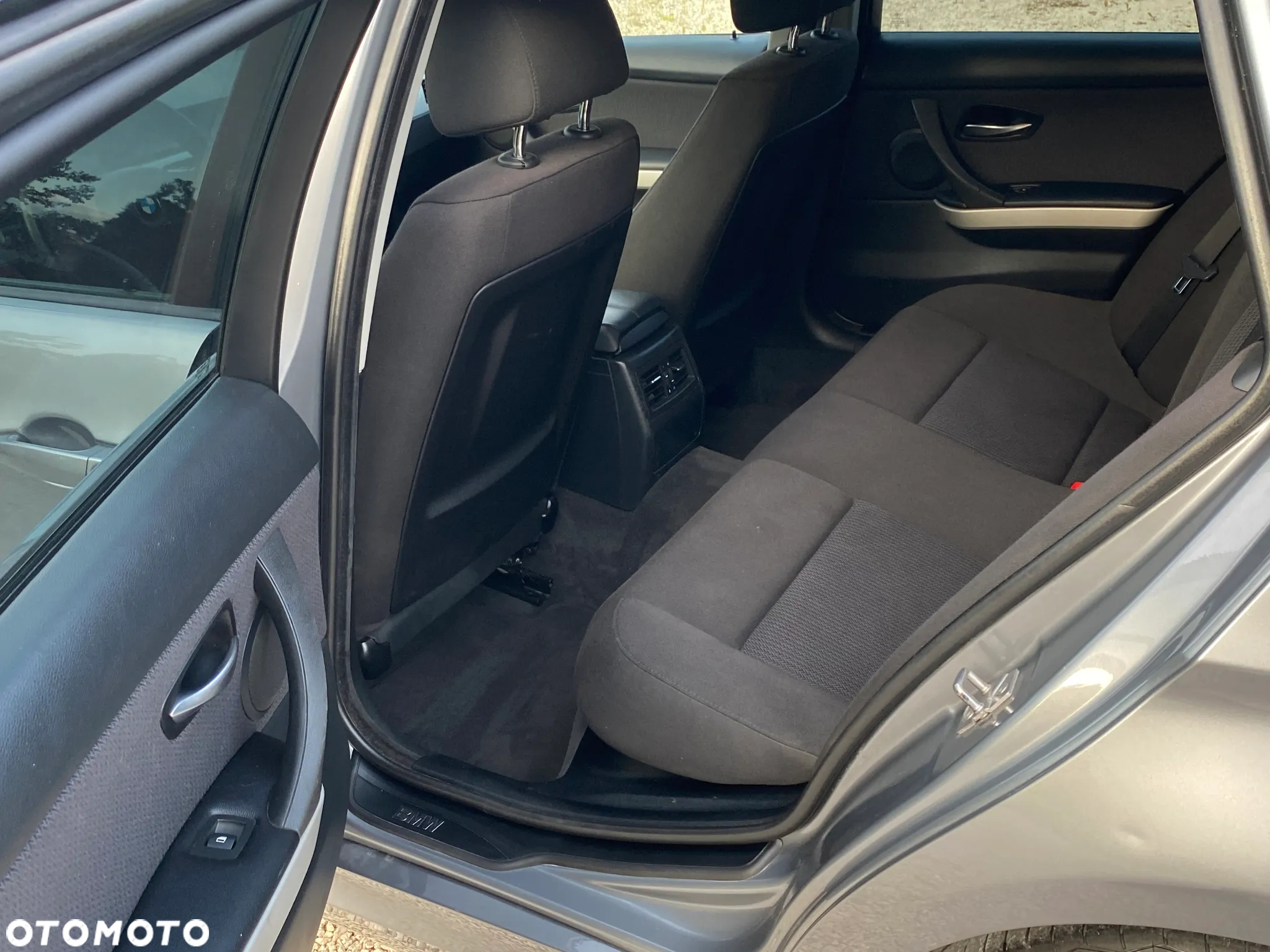BMW Seria 3 318i - 28
