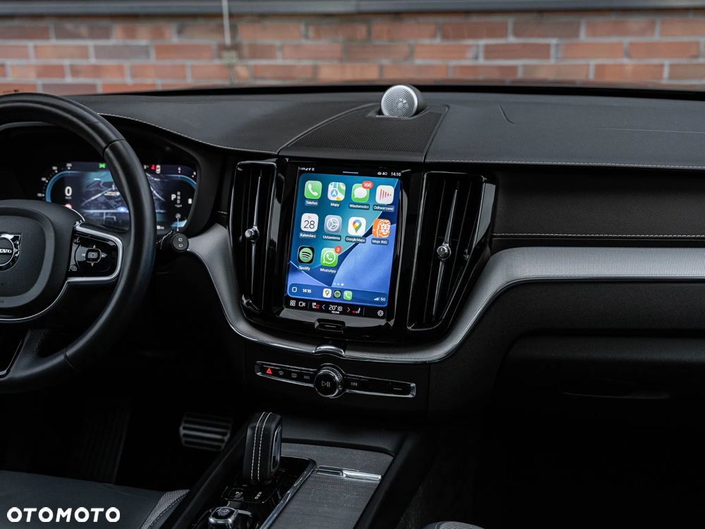 Volvo XC 60 B4 D AWD Plus Dark - 30