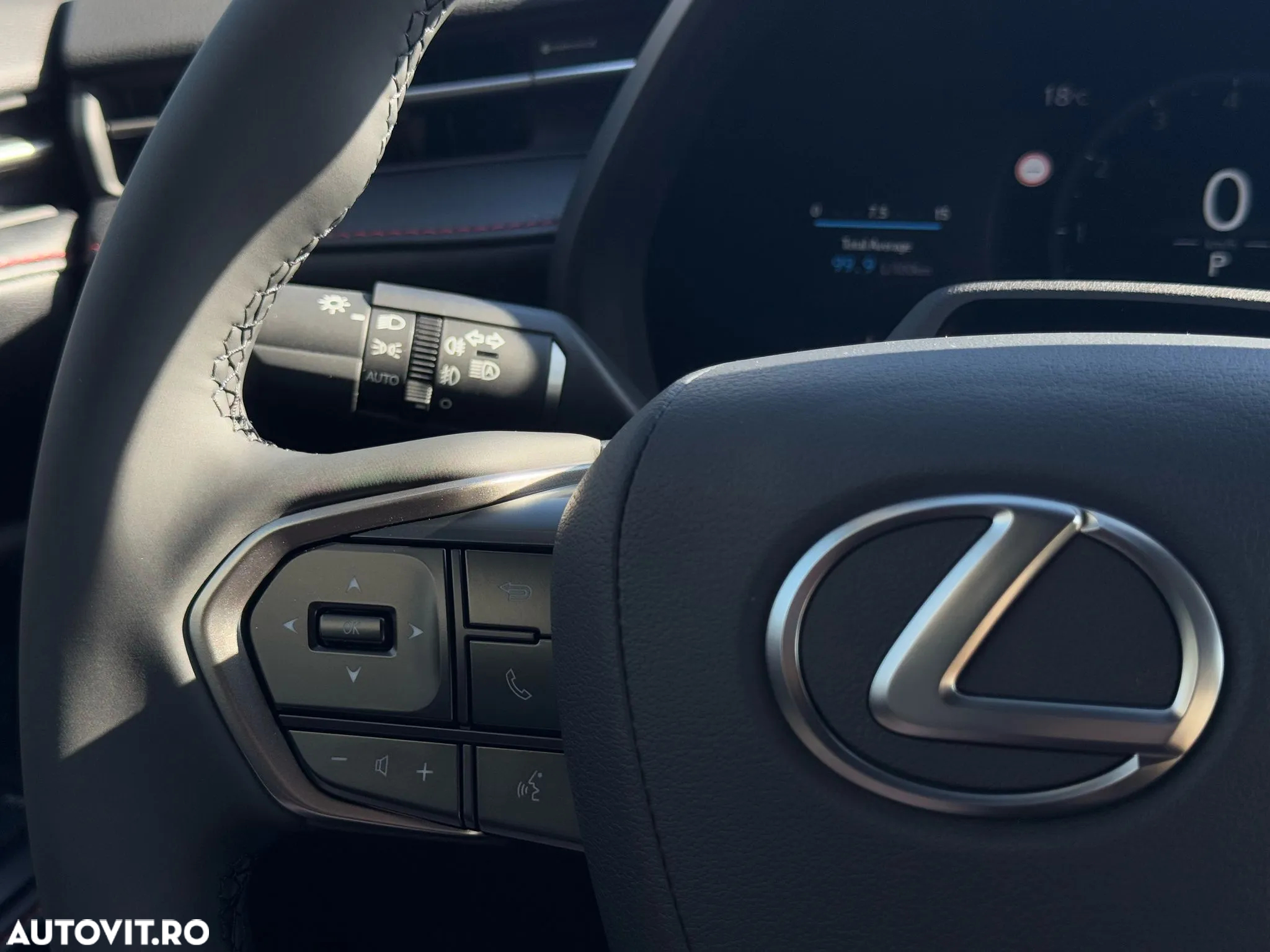 Lexus LBX 1.5 HEV 4x2 CVT Emotion - 18