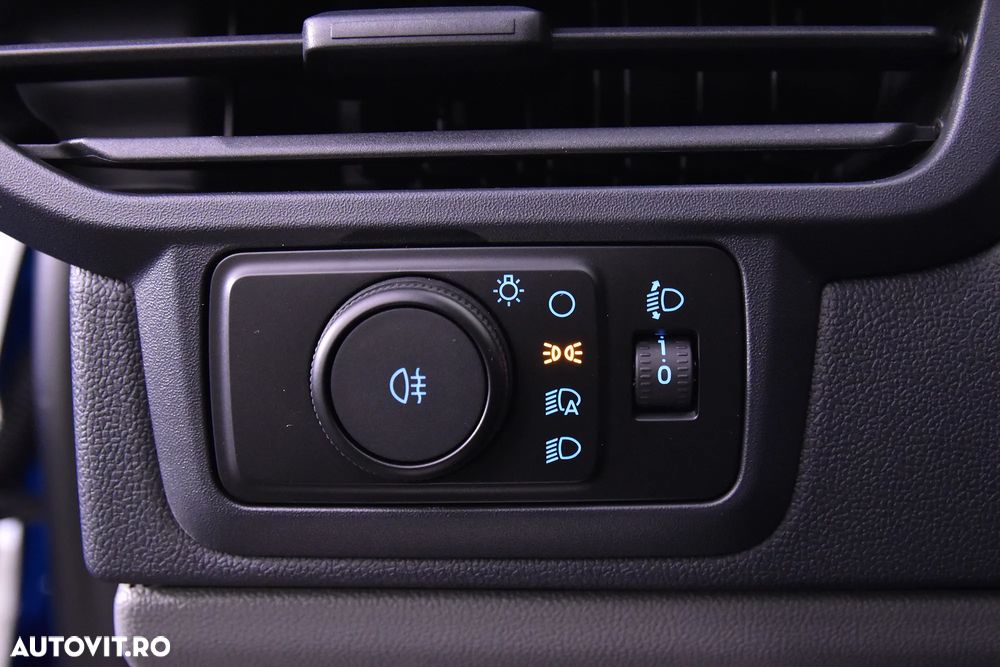 Ford Transit Custom Van - 13