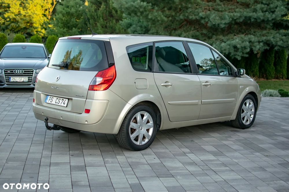 Renault Grand Scenic - 24