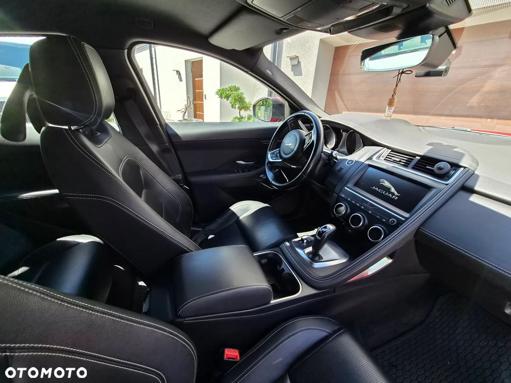 Jaguar E-Pace 2.0 i4P AWD R-Dynamic SE - 11