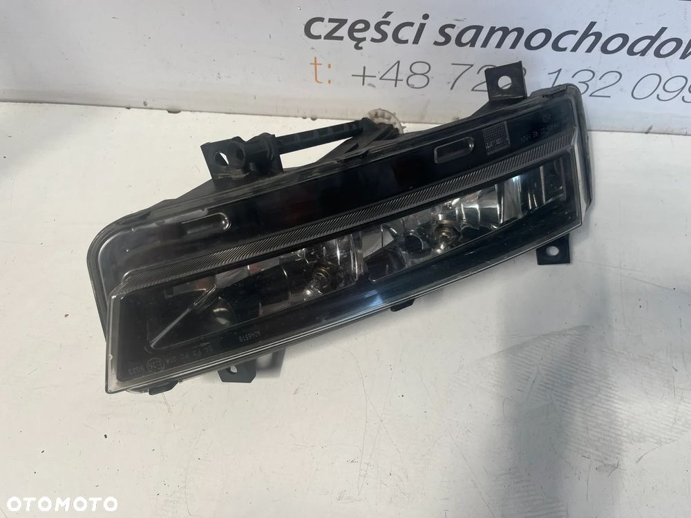 Skoda Octavia 3 III RS Halogen prawy przód 5E0941700A - 1