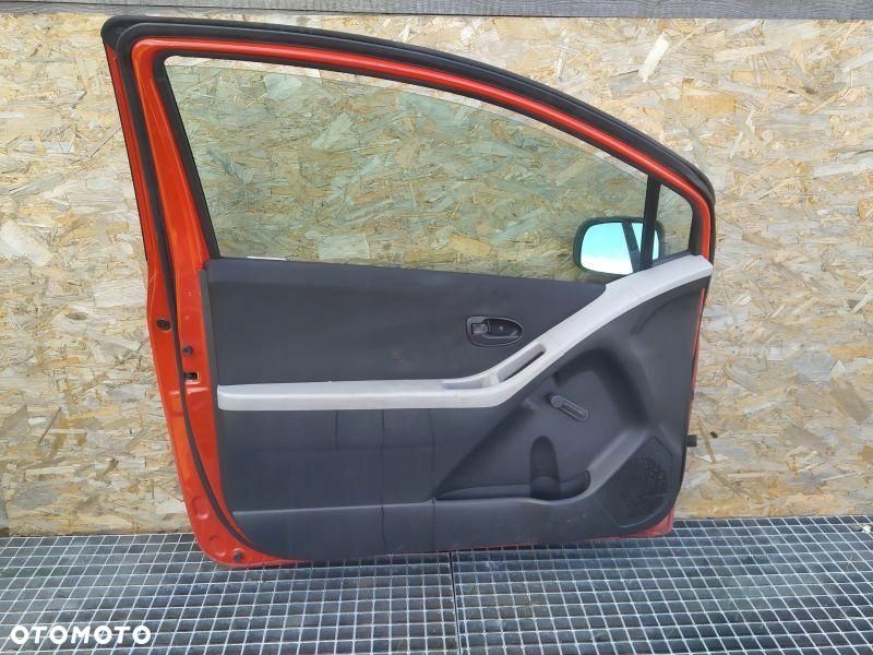 DRZWI LEWE KIEROWCY KOMPLETNE 3D TOYOTA YARIS II 2 - 5
