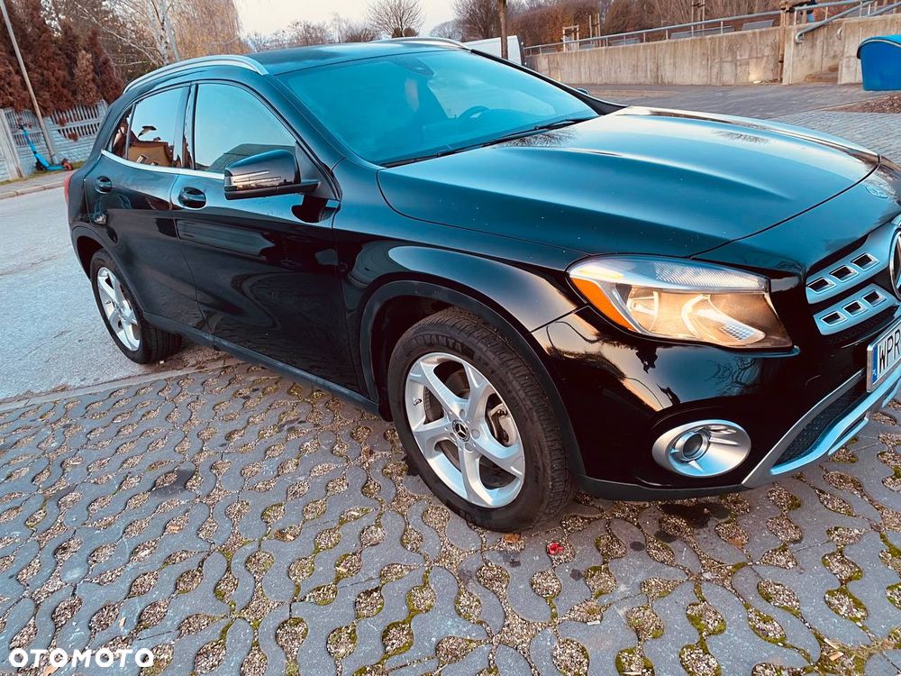 Mercedes-Benz GLA - 3