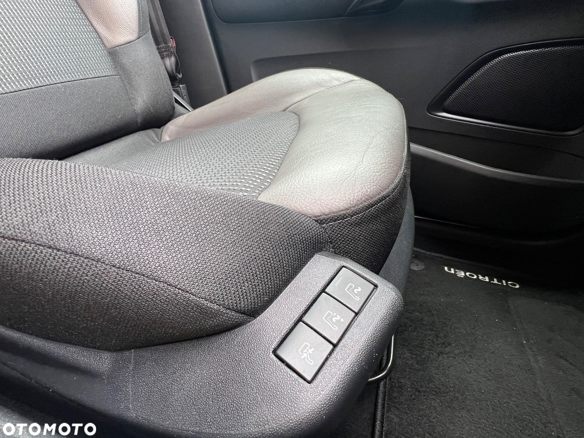 Citroën C4 Picasso PureTech 130 Stop&Start EAT6 SELECTION - 23