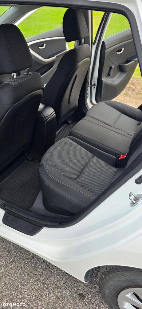 Hyundai i30 1.6 CRDi BlueDrive Premium - 8