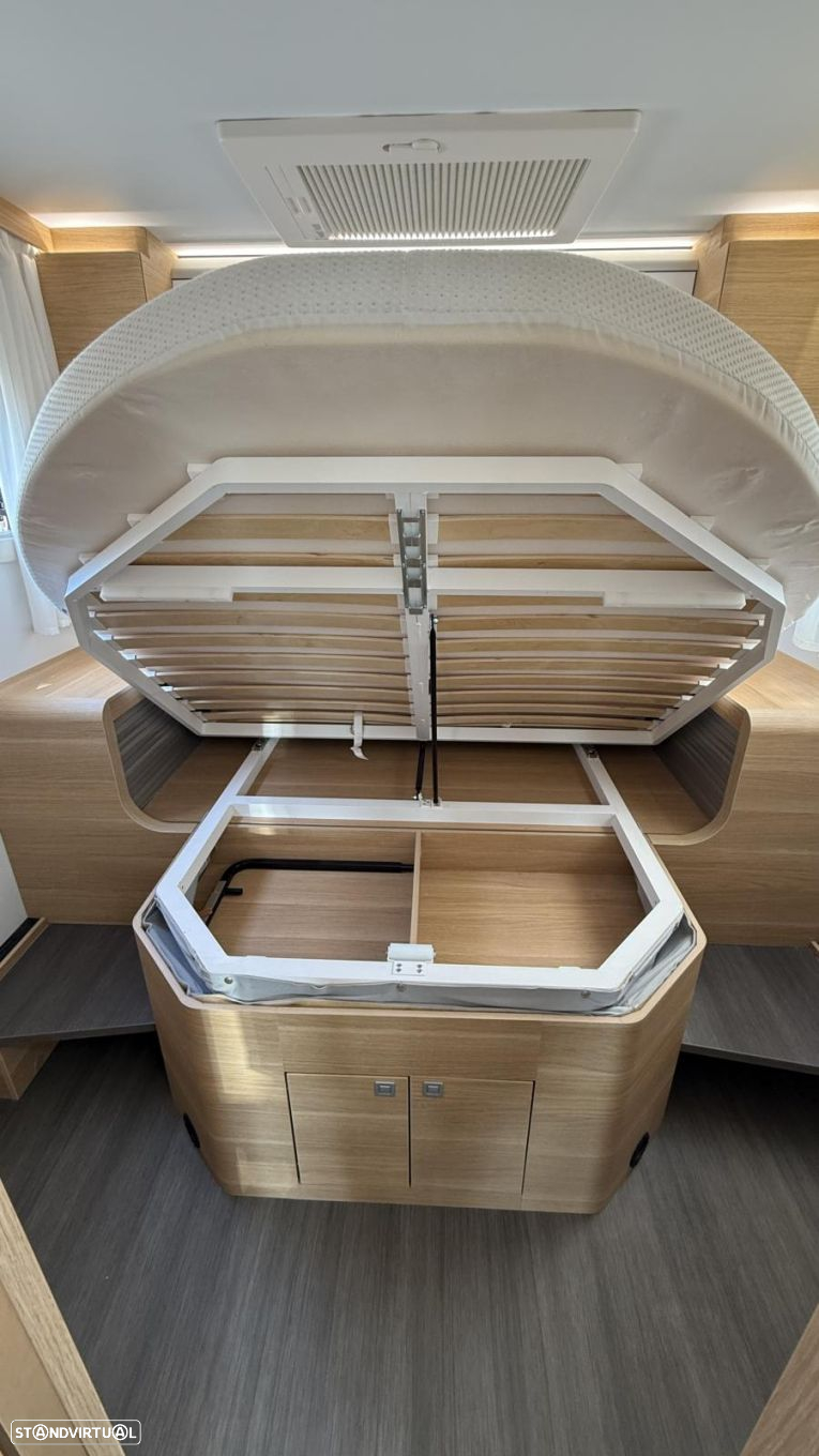 Adria Matrix 670 SC cama central e basculante - 50
