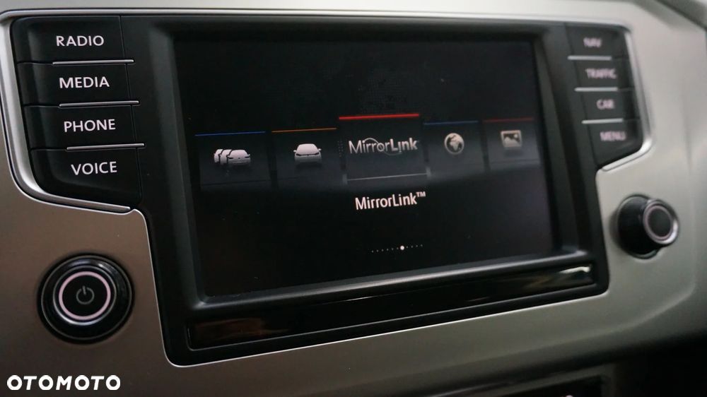 Volkswagen Passat 2.0 TDI BMT Comfortline - 28