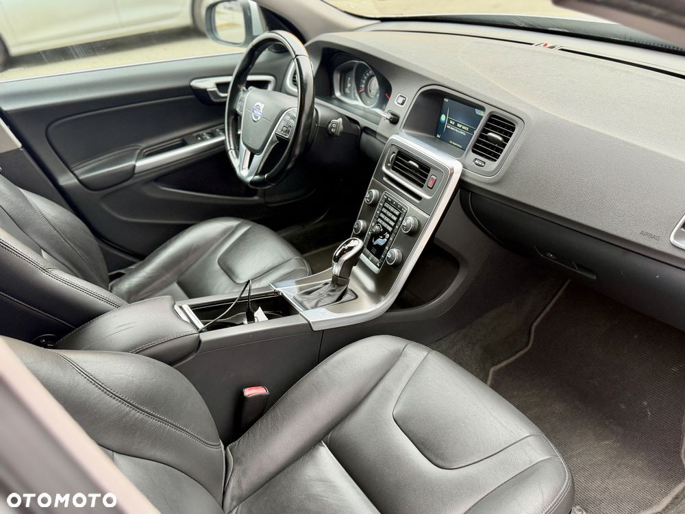 Volvo V60 D4 Geartronic Momentum - 15