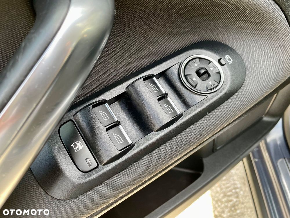 Ford Mondeo 2.0 TDCi Titanium - 28