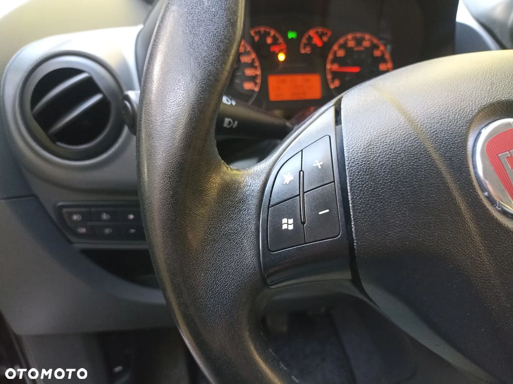 Fiat Qubo 1.4 8V MyLife - 17
