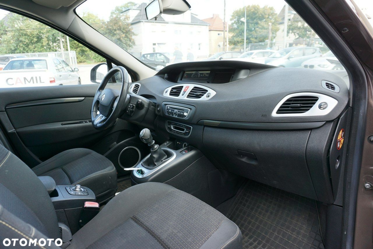 Renault Grand Scenic - 12