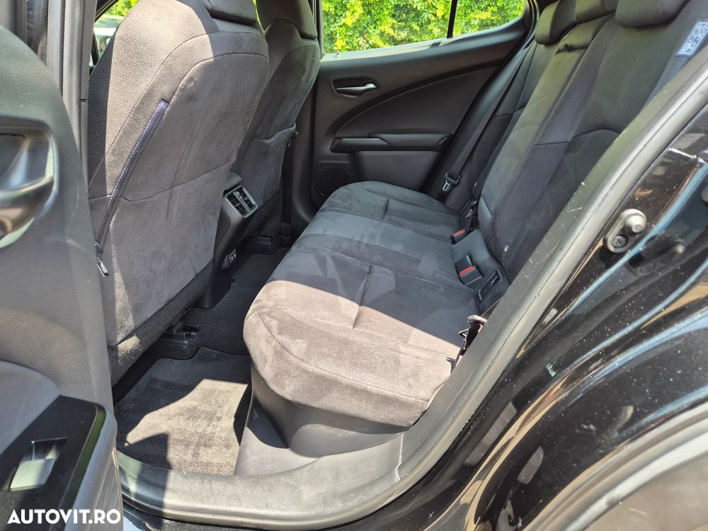 Lexus UX ver-250h-2-0l-hev-20h---178-hp-4x2-cvt-business - 13