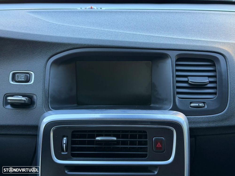 Volvo V60 D2 Momentum - 9