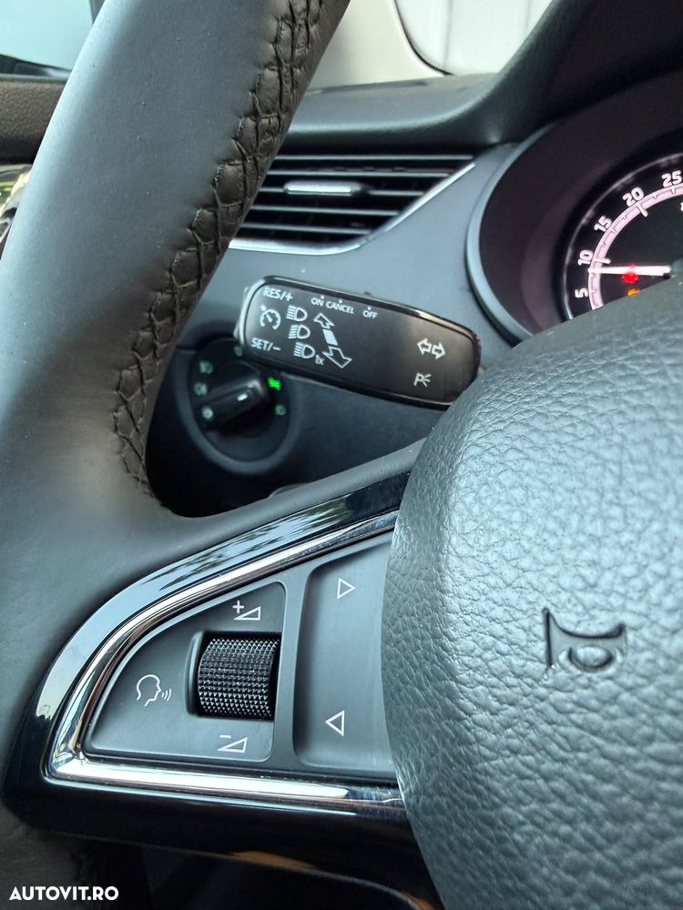 Skoda Octavia 1.6 TDI DSG Style - 10