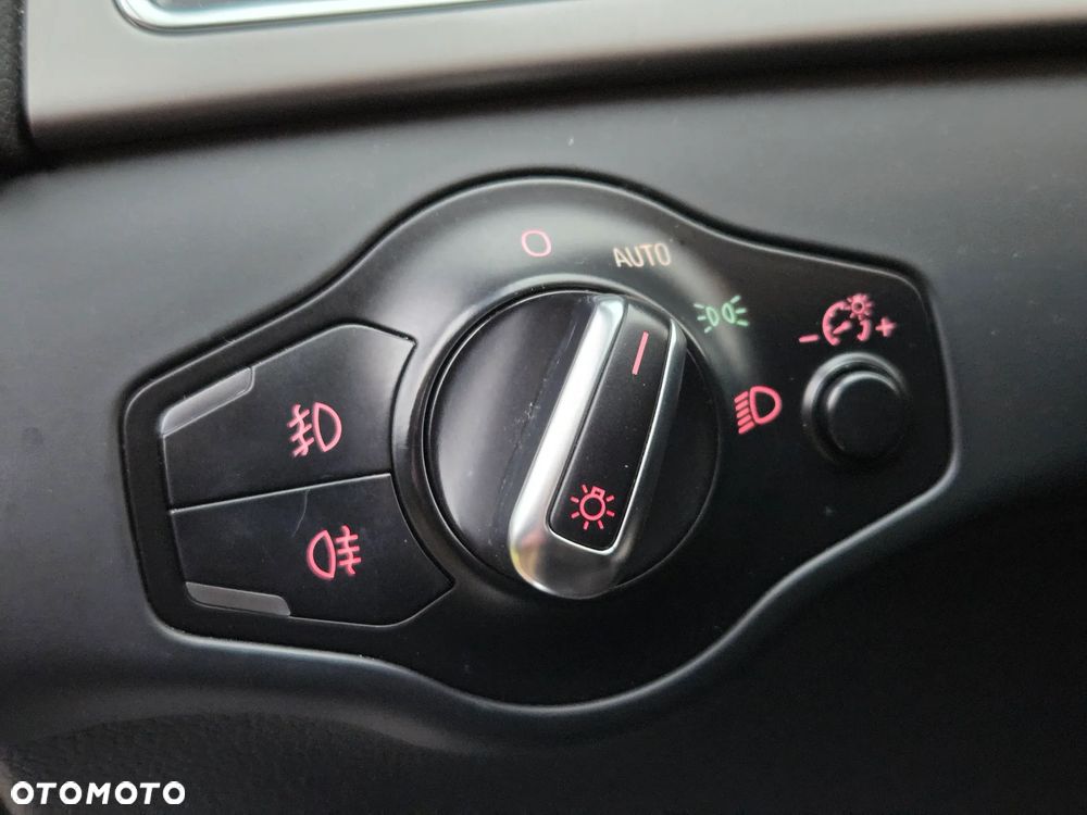 Audi A4 Avant 2.0 TDI DPF quattro S line Sportpaket - 26