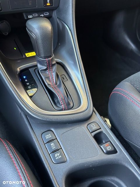 Toyota Yaris 130 1.5 VVT-i GR SPORT - 32