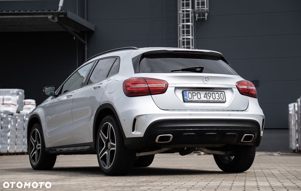 Mercedes-Benz GLA 220 4-Matic AMG Line - 3