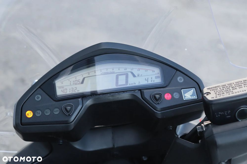 Honda VFR - 19