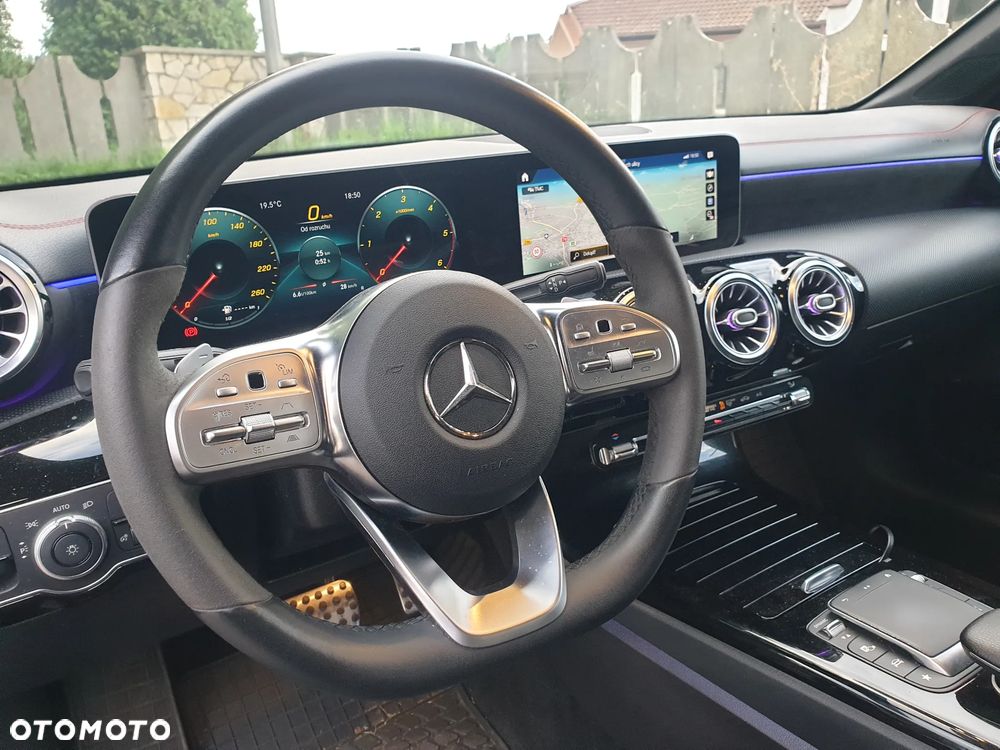 Mercedes-Benz CLA 220 d AMG Line 8G-DCT - 33
