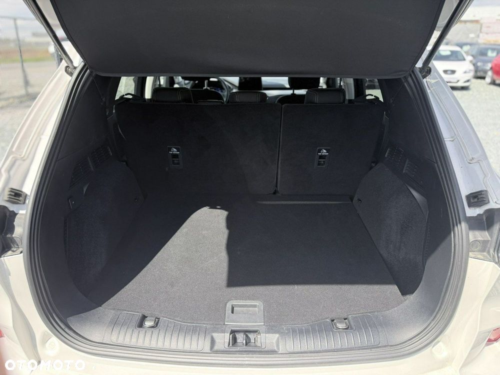 Ford Kuga 2.5 Duratec FHEV TITANIUM - 39