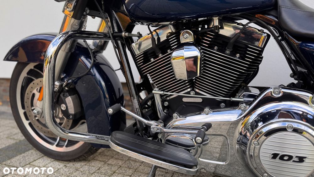 Harley-Davidson Touring Street Glide - 23