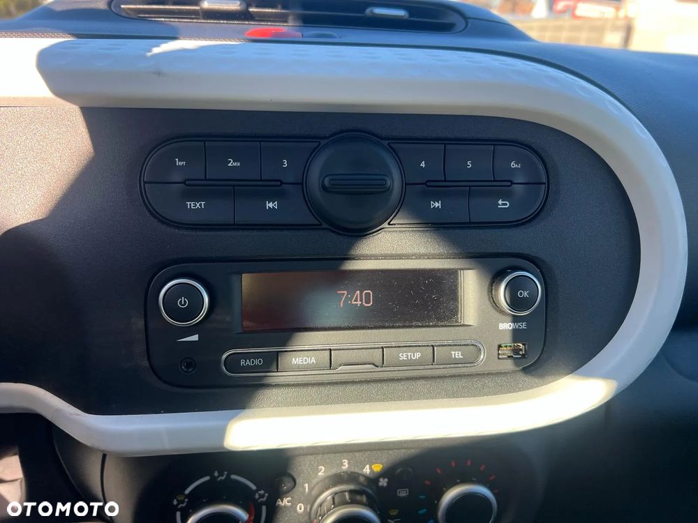 Renault Twingo SCe 75 INTENS - 19