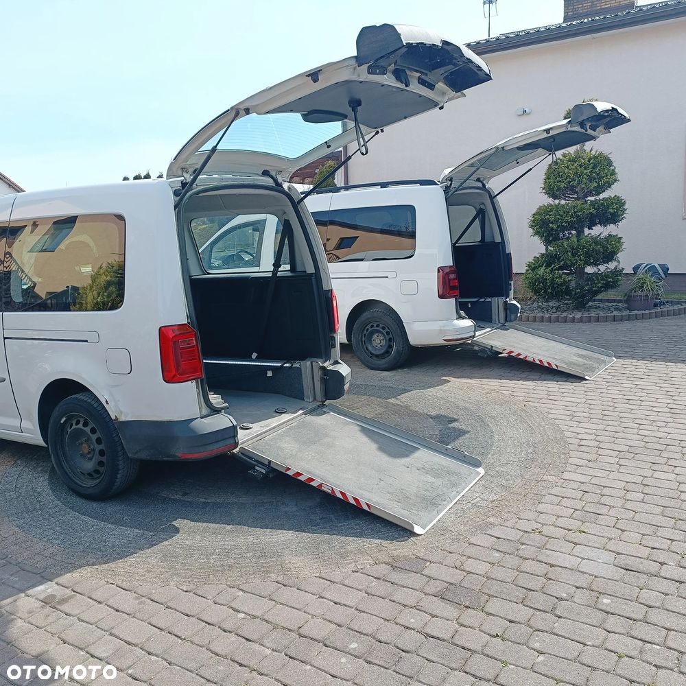 Volkswagen Caddy 2.0 TDI Comfortline DSG - 2