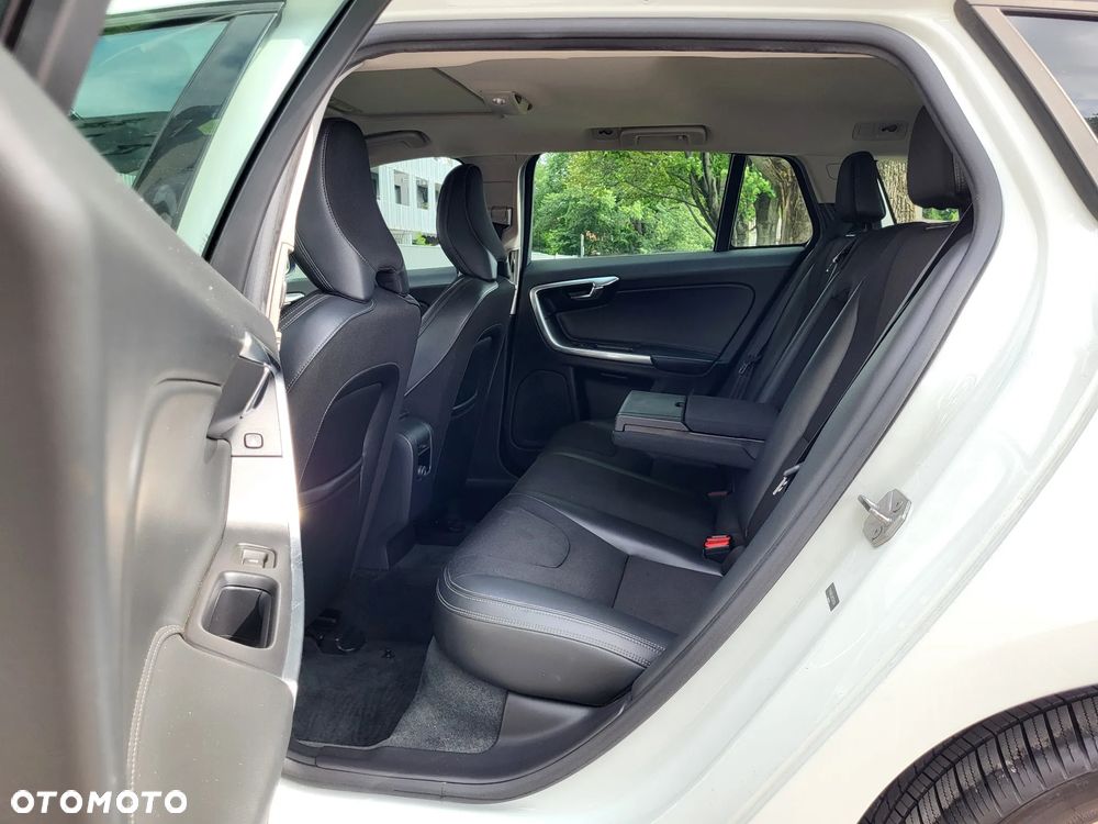 Volvo V60 T5 Geartronic Momentum - 20