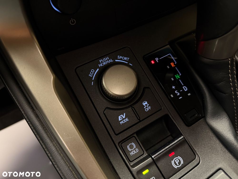 Lexus NX 300h Comfort AWD - 16
