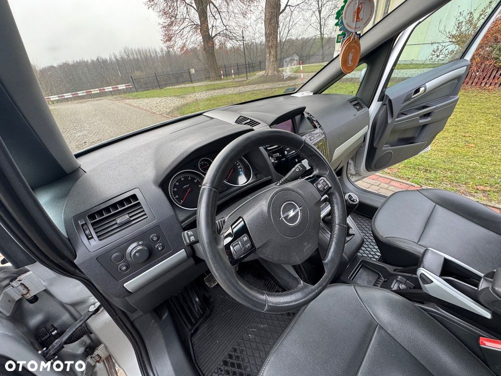 Opel Zafira - 17