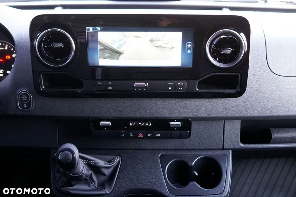 Mercedes-Benz Sprinter - 14