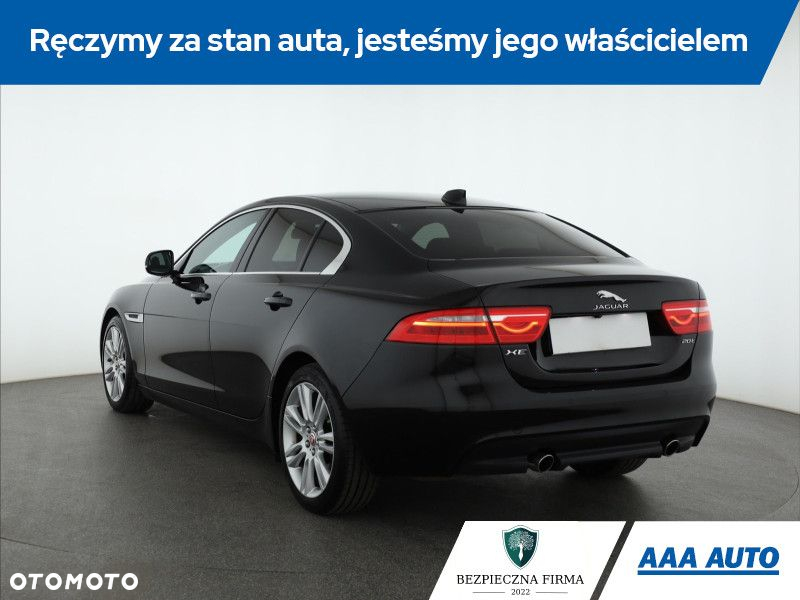 Jaguar XE - 5