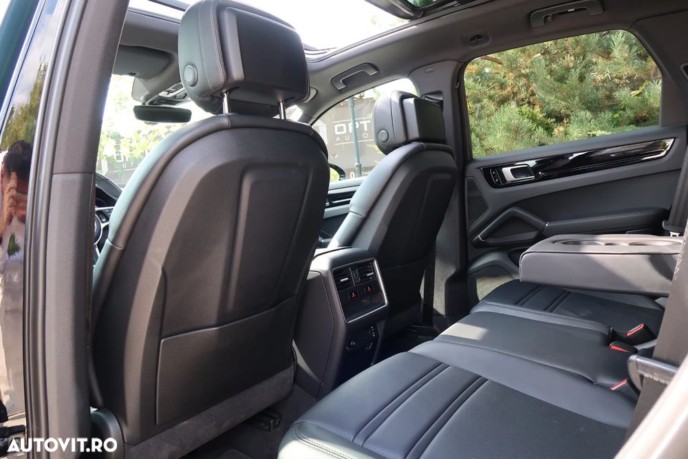 Porsche Cayenne - 12