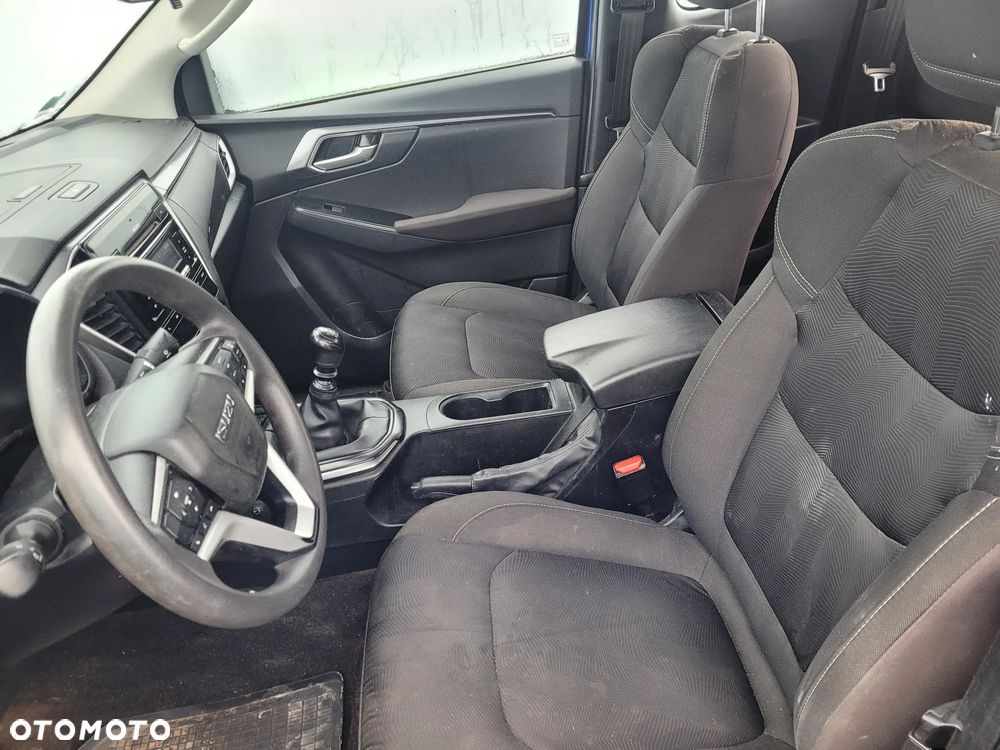 Isuzu D-MAX - 13