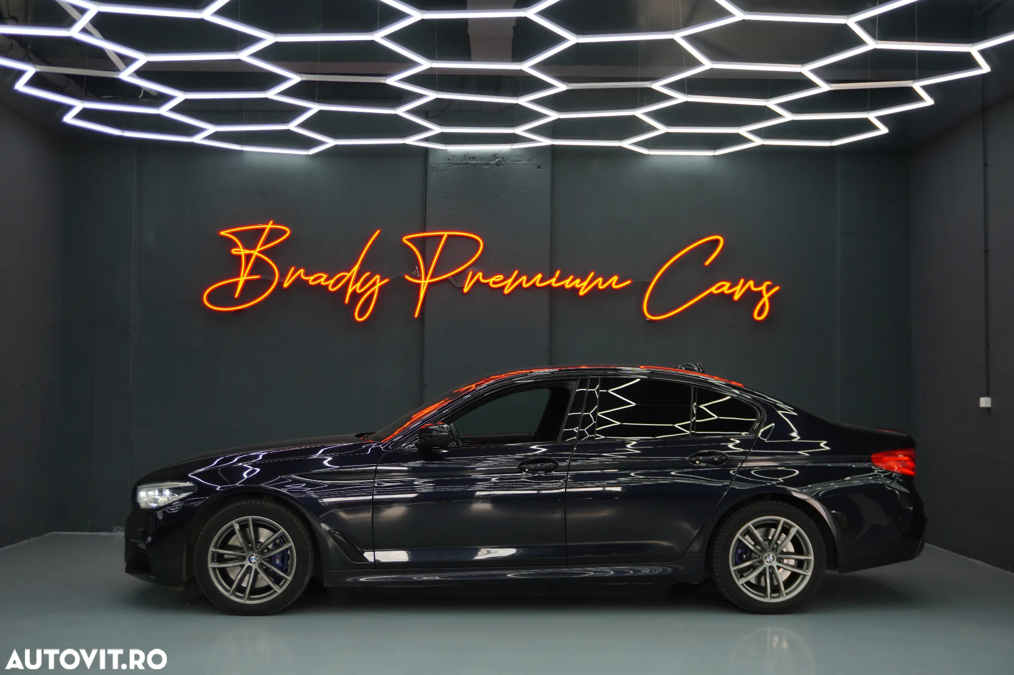 BMW Seria 5 530d xDrive AT - 2