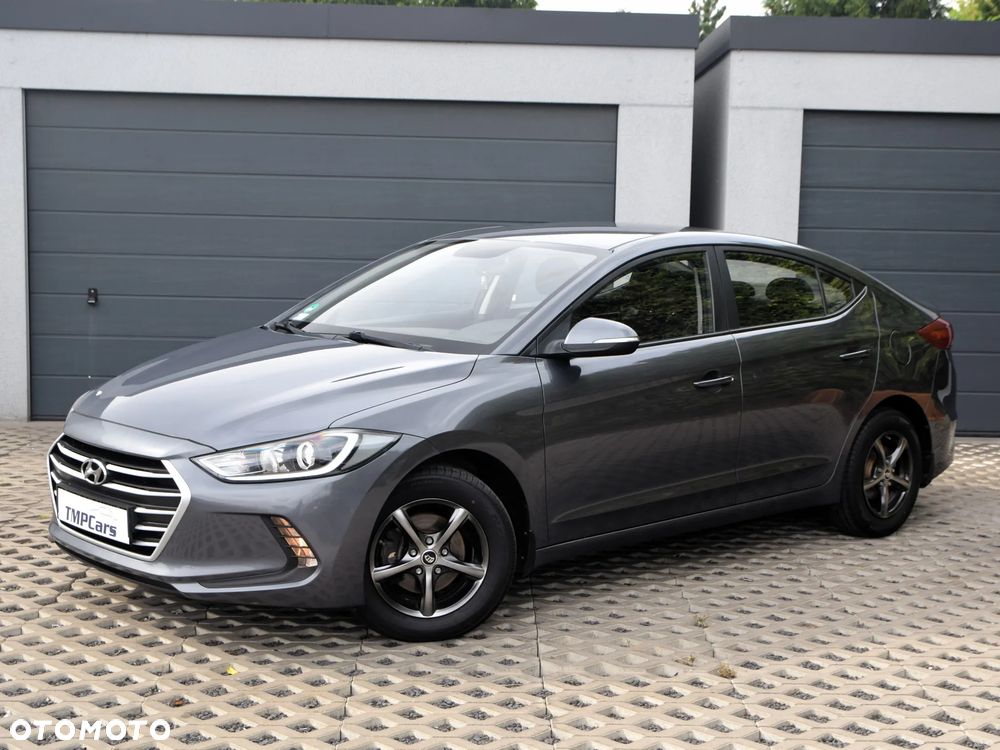 Hyundai Elantra 1.6 Classic Plus - 8