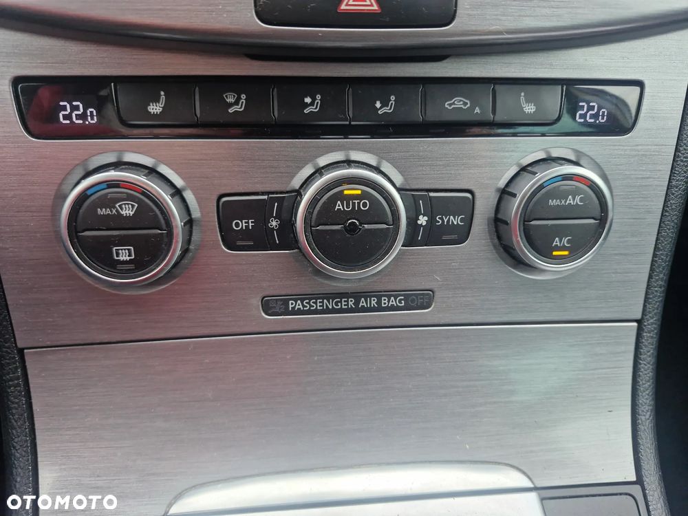 Volkswagen Passat 2.0 TDI DPF BlueMotion Technology Trendline - 30