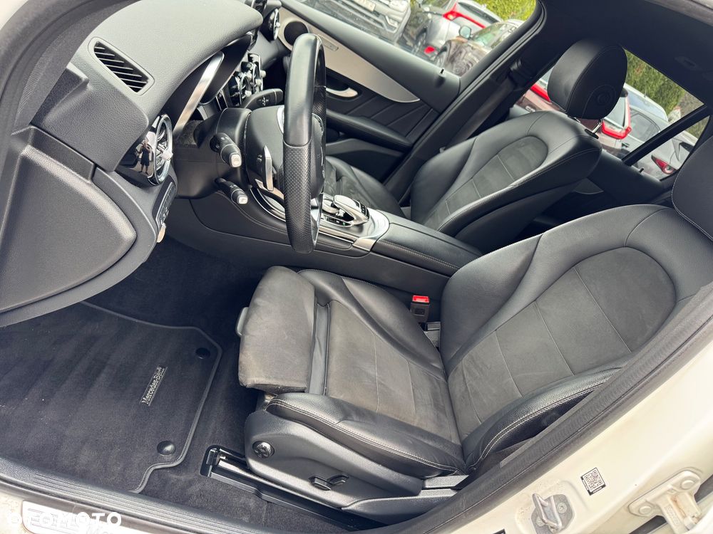 Mercedes-Benz GLC 250 4Matic 9G-TRONIC AMG Line - 16